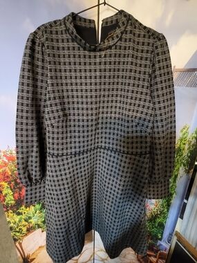 Ann TAYLOR BLACK LABEL Checked Long Sleeve Mini Dress in Black and WHITE
